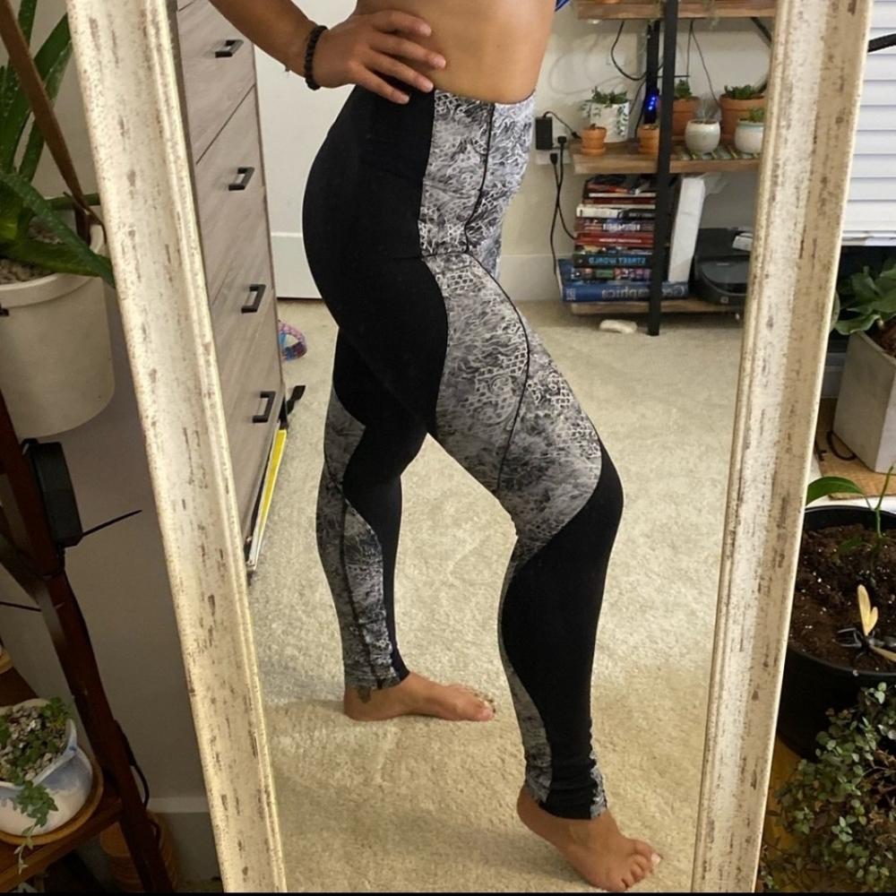 Lululemon Sweat & Repeat Tights - Picture 3 of 12